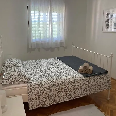 Private House Radolovic بولا