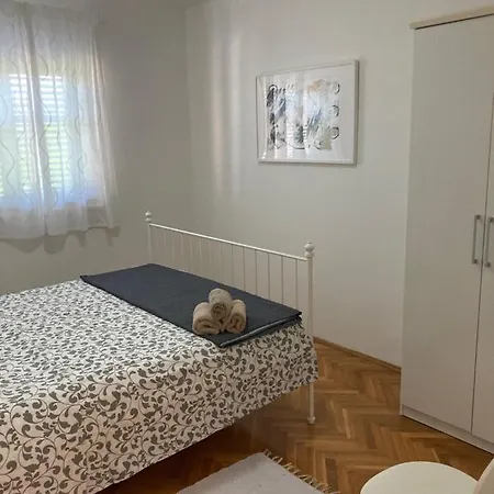 Private House Radolovic * بولا