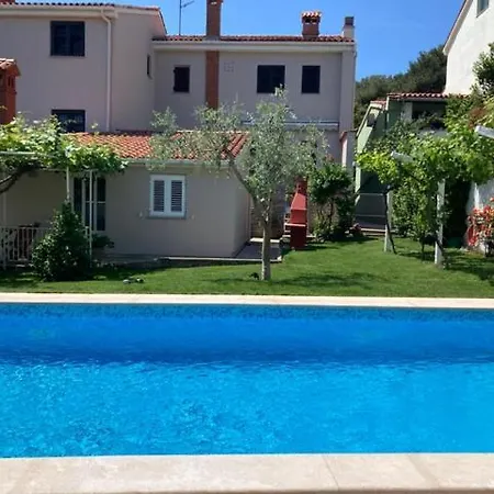 Private House Radolovic بولا