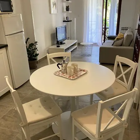Private House Radolovic Apartment *