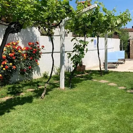 Apartment Private House Radolovic *