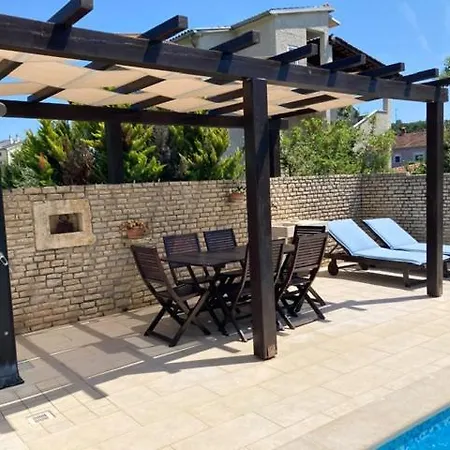 Apartment Private House Radolovic