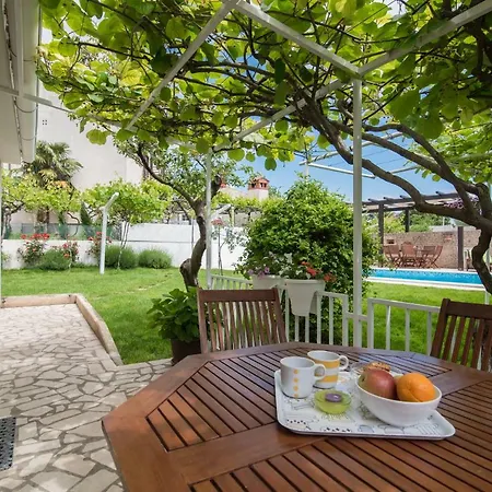 Apartment Private House Radolovic
