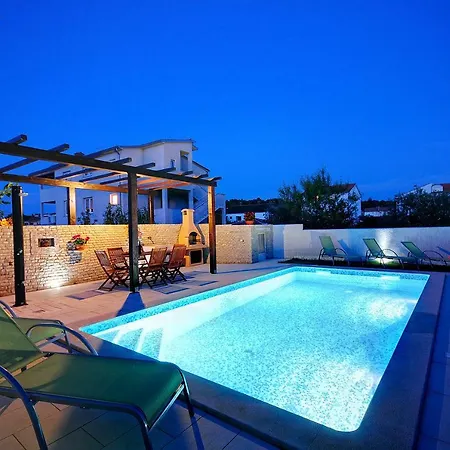 Private House Radolovic Apartment Pula