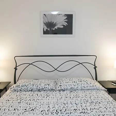 Private House Radolovic דירה *