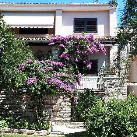 Private House Radolovic Apartment Pula